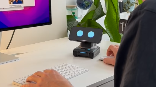 LOOI Robot: Turn Your Smartphone into a Desktop Robot! LOOI Robot: Turn Your Smartphone into a Desktop Robot!